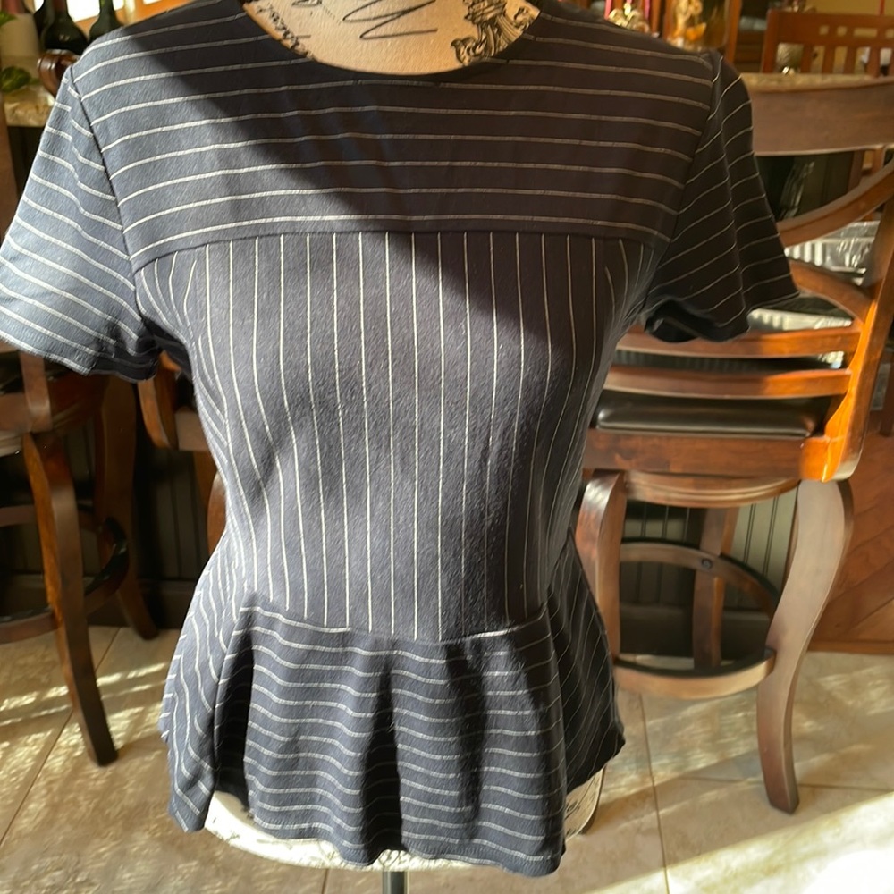 NWOT BCBG Maxazria peplum pin striped navy/White size M top